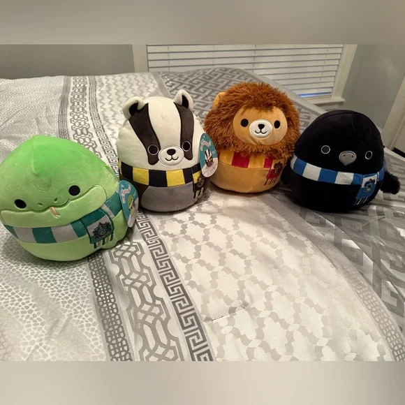 Squishmallows Harry Potter house (new with tags) - Picture 1 of 5